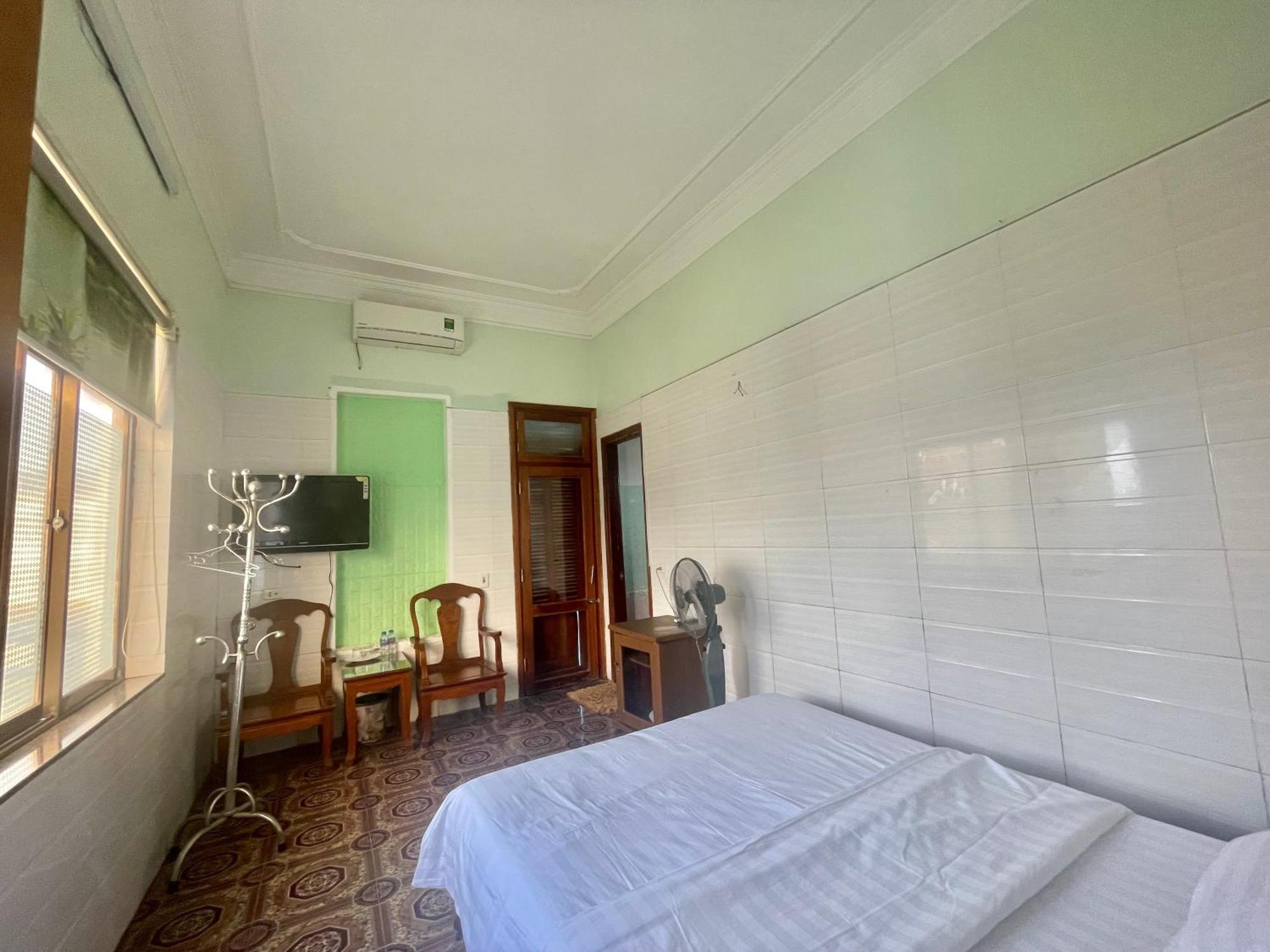 Bach Dai Dung Hotel Хатинь Экстерьер фото