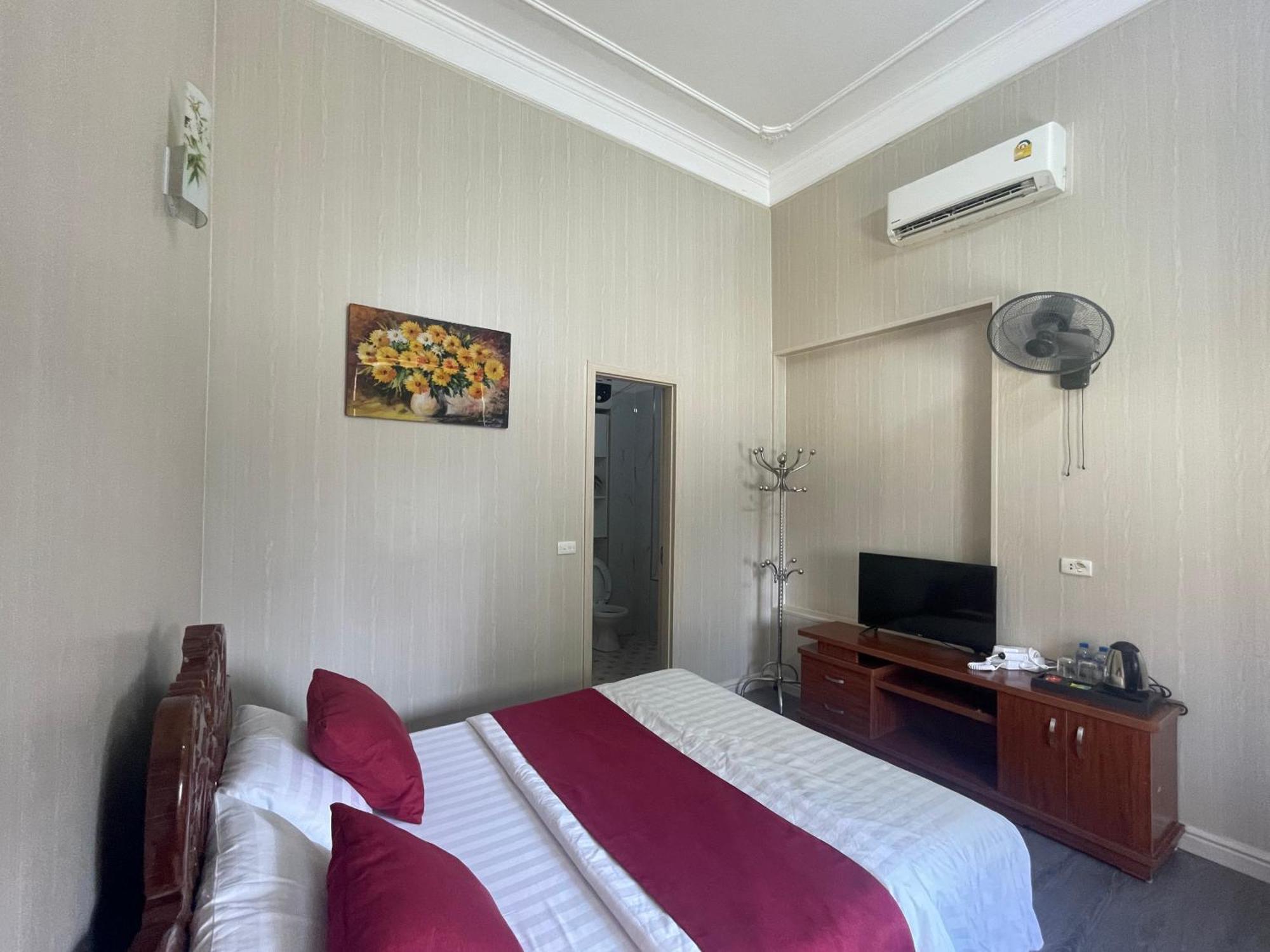 Bach Dai Dung Hotel Хатинь Экстерьер фото