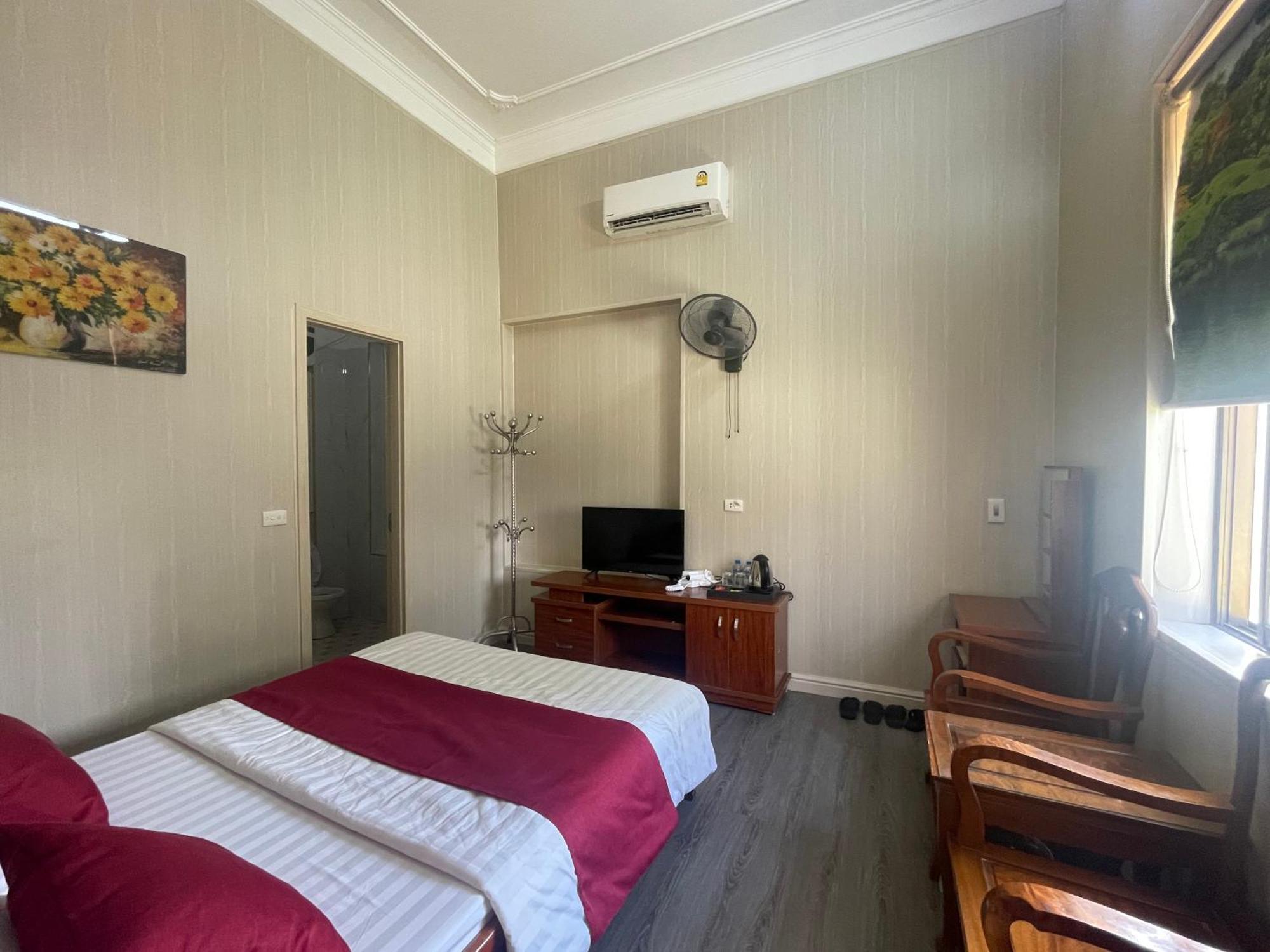 Bach Dai Dung Hotel Хатинь Экстерьер фото