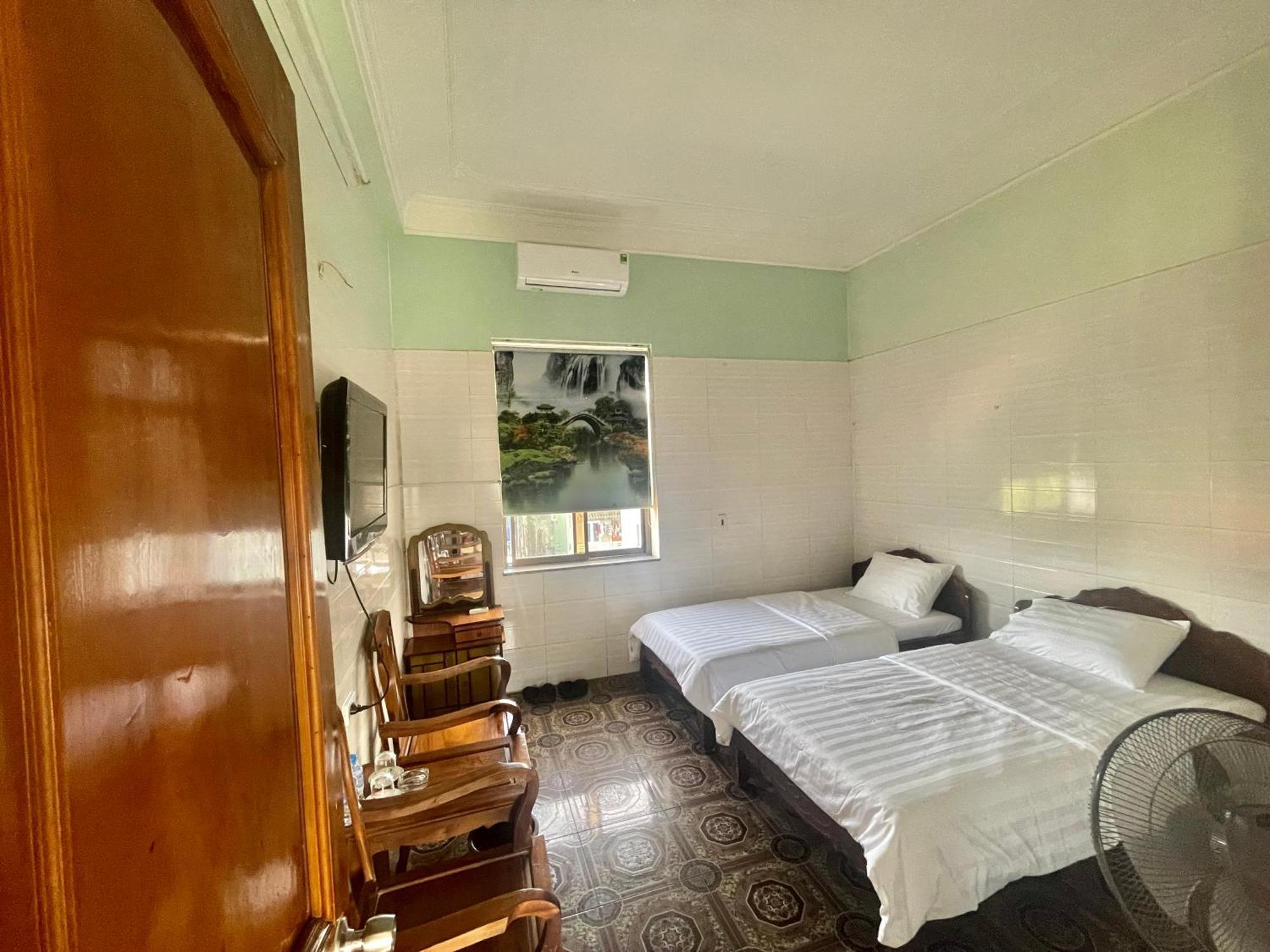 Bach Dai Dung Hotel Хатинь Экстерьер фото